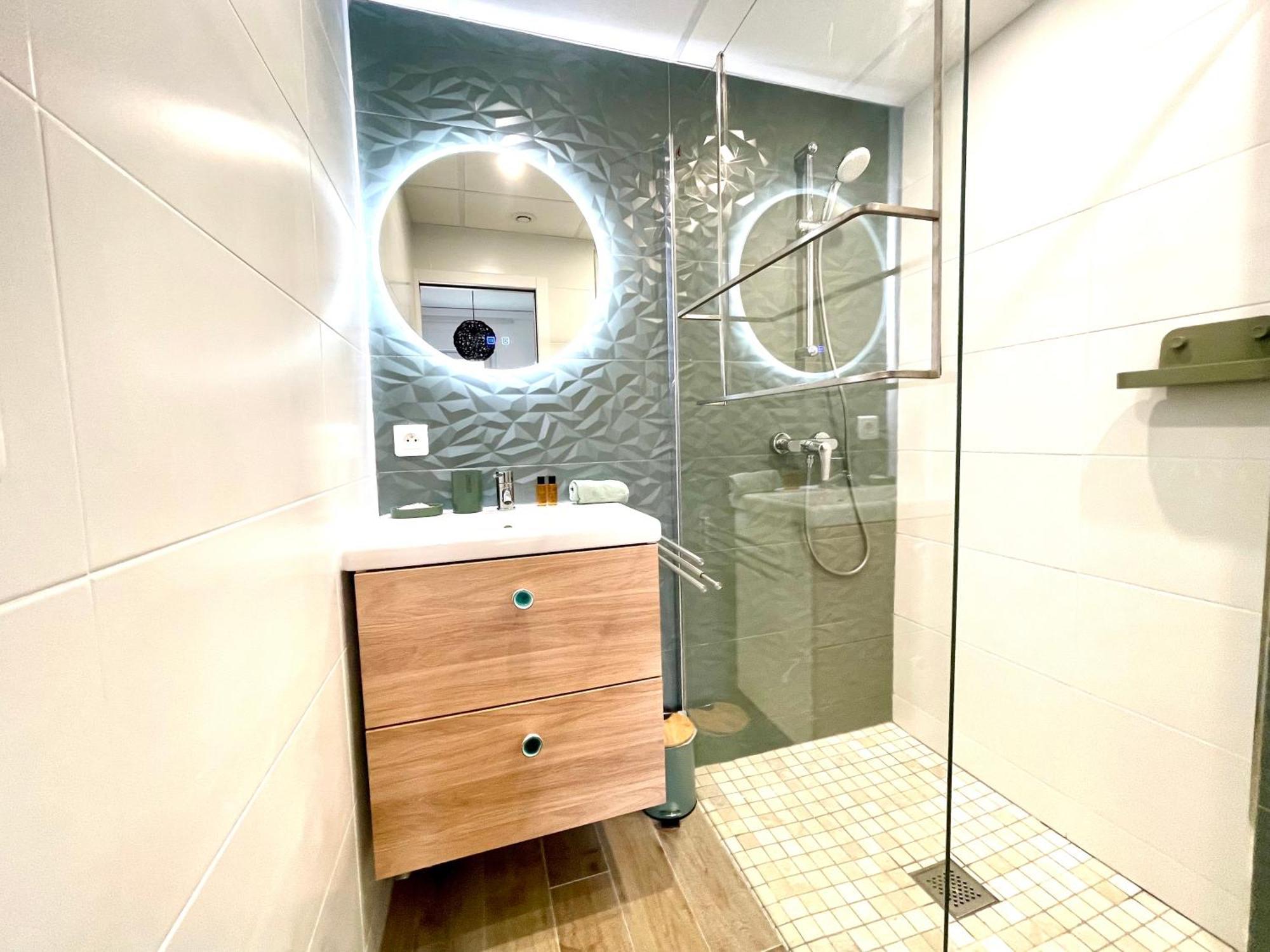 Homelivia Av Jean Medecin Nice Rom bilde